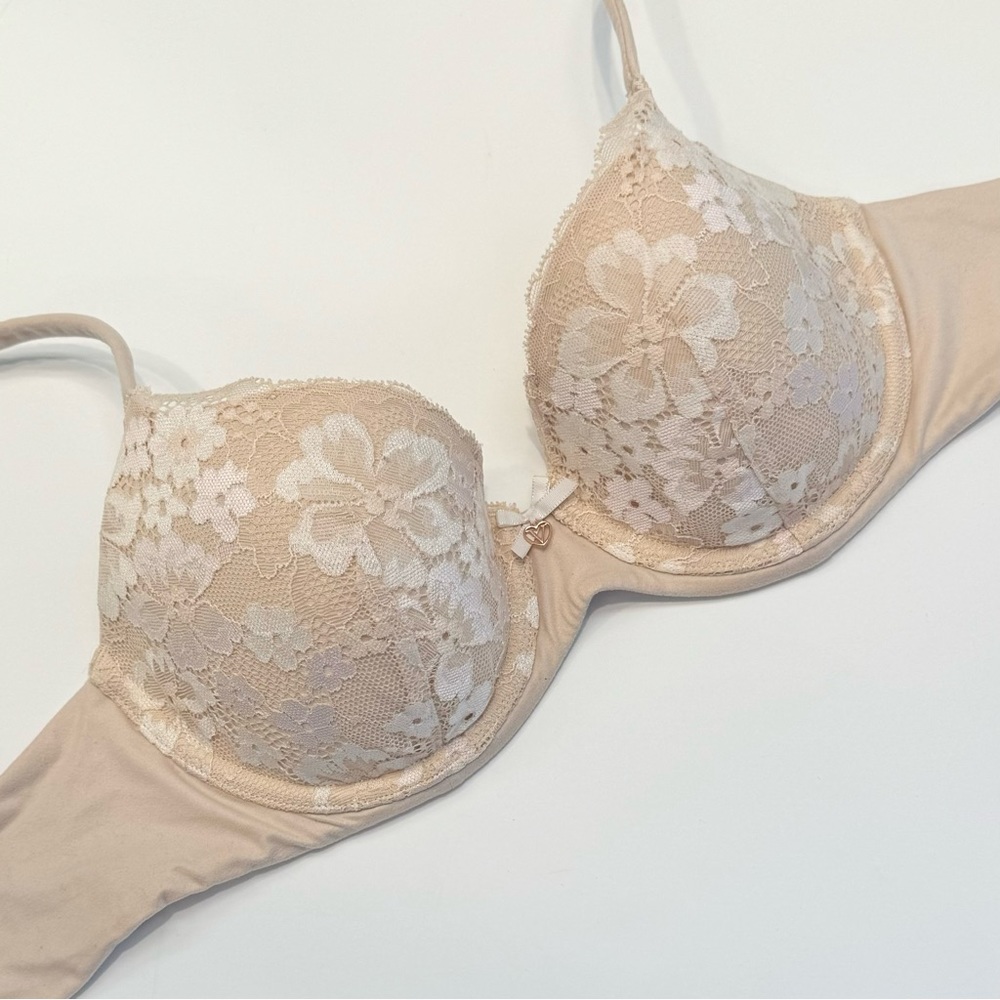Victoria’s Secret Body By Victoria Cream Lace Lined Pushup Demi Bra 34C